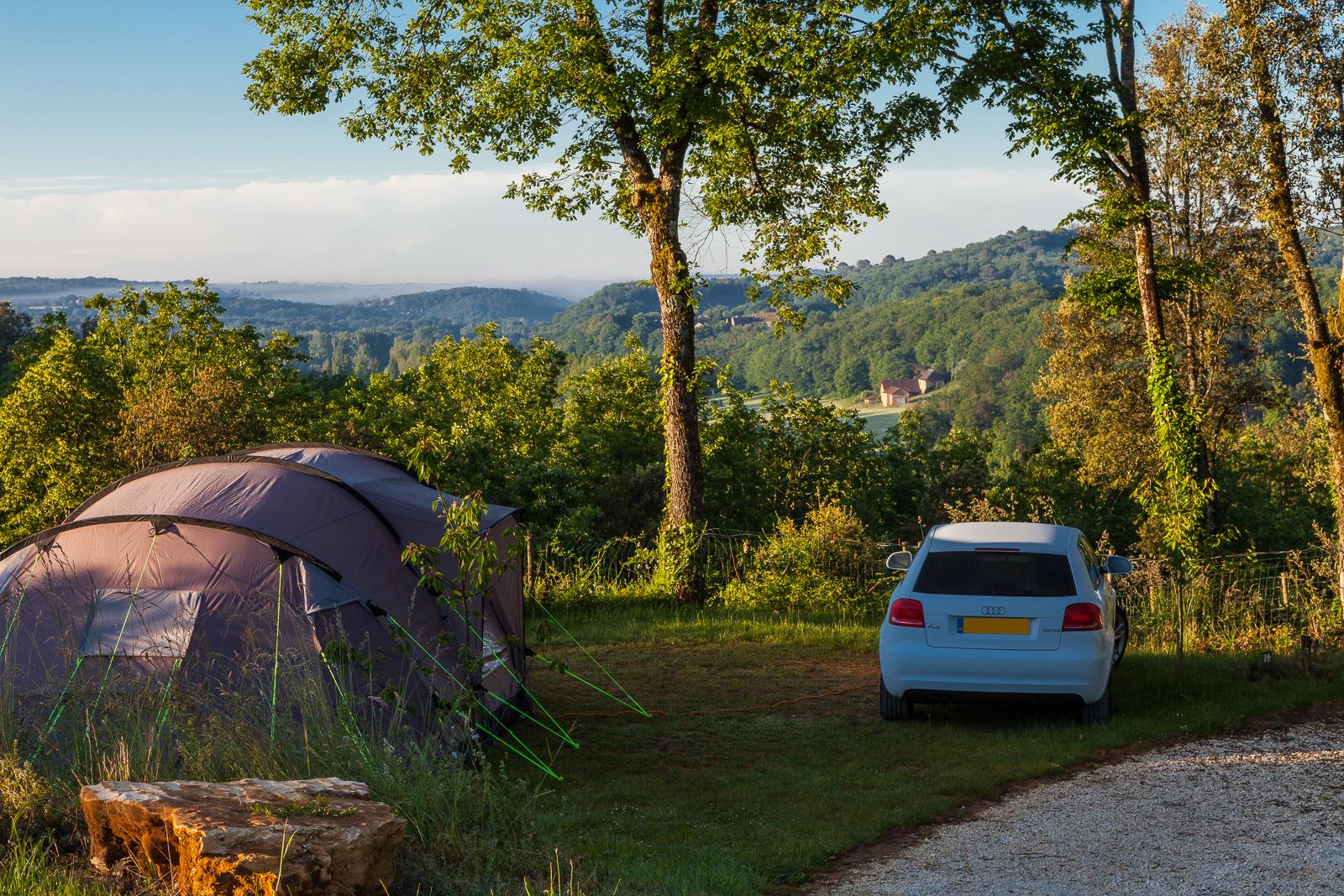 Emplacement - Forfait Calme +120M2 (1 Tente, Caravane Ou Camping-Car/1 Voiture) - Camping Domaine des Mathévies