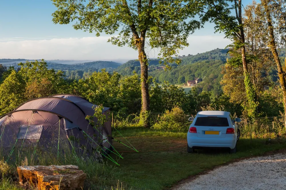 Stellplatz - Stellplatz Calme +120M2 (1 Zelt, Wohnwagen Oder Wohnmobil/1 Auto) - Camping Domaine des Mathevies