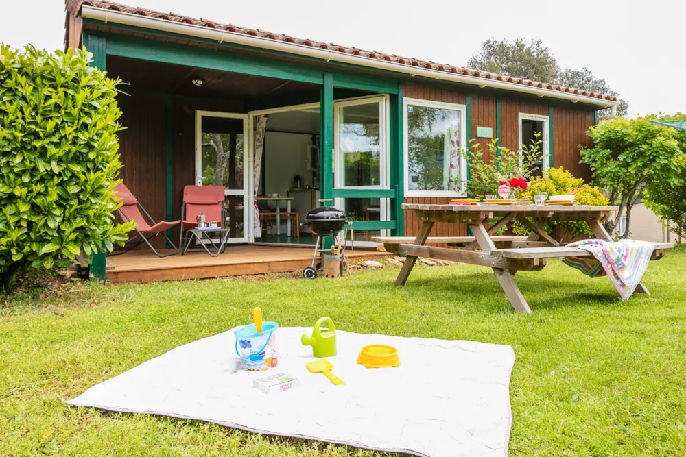 Mietunterkunft - Chalet Eden - Relaxation Begins Here... - Camping Domaine des Mathevies