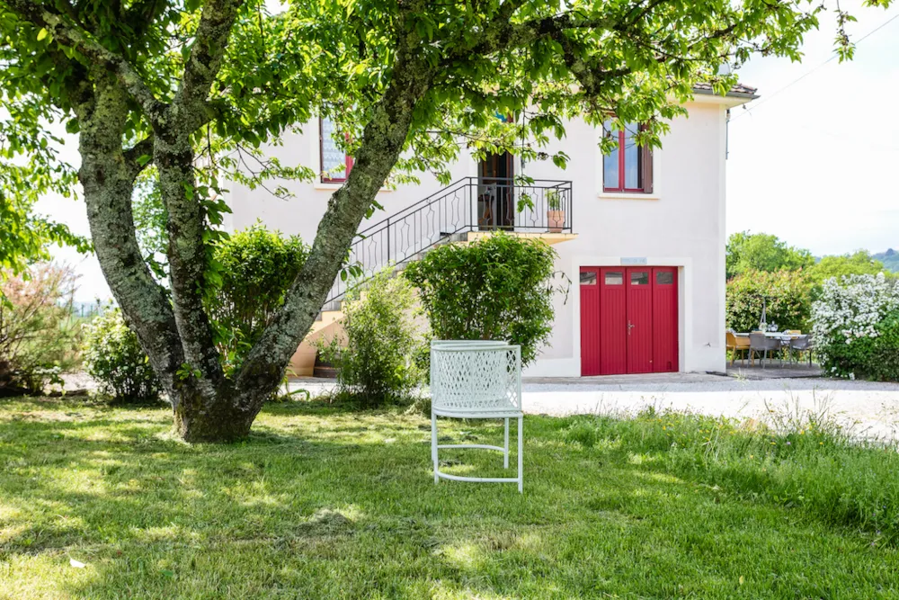 Mietunterkunft - Ferienhaus 'Le Point De Vue' - Camping Domaine des Mathevies