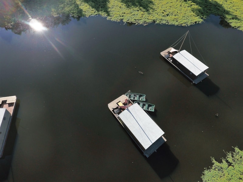 Toue Cabanée au mouillage - Hébergement sur l'eau