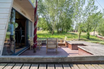 Location - Toue Cabanée Accostée - Village Toue des Demoiselles