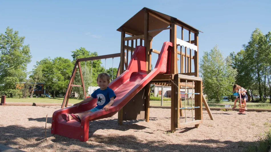 Village Toue des Demoiselles