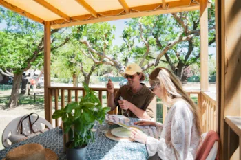 Mietunterkunft - Mobilheim Bali 32M2 + Klimaanlage - Camping L'Ile d'Or