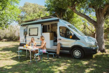 Stellplatz - Stellplatz Mit Strom - Camping L'Ile d'Or