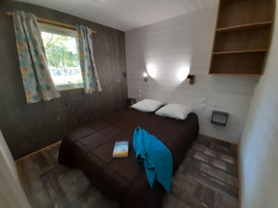 Chalet PREMIUM 48 m² (3 bedrooms) + Half-covered terrace + TV