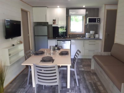 Chalet PREMIUM 48 m² (3 bedrooms) + Half-covered terrace + TV