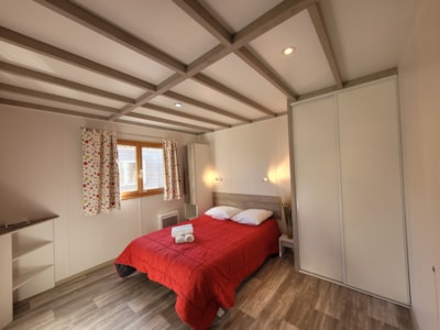 Chalet Confort 50m² (2 bedrooms) + sheltered terrace + TV adapted to the people with reduced mobilit