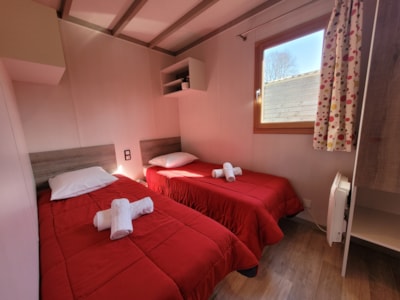 Chalet Confort 50m² (2 bedrooms) + sheltered terrace + TV adapted to the people with reduced mobilit