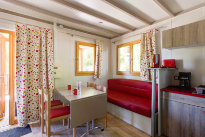 Chalet Confort 50m² (2 bedrooms) + sheltered terrace + TV adapted to the people with reduced mobilit