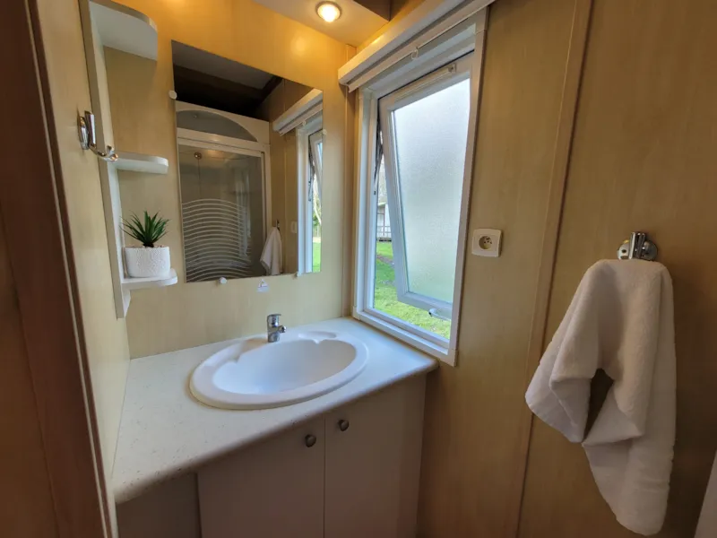 Chalet Confort 36 M² (2 Chambres) Dont Terrasse Couverte + Tv