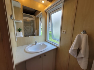 Chalet CONFORT 36m² (2 bedrooms) + sheltered terrace + TV