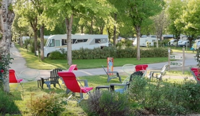 Comfort Package (1 tent, caravan or motorhome / 1 car / electricity 10A)