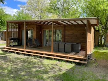 Mietunterkunft - Hütte Prestige 60 M² (3 Zimmer) + Überdachte Terrasse + Klimaanlage + Tv - Camping La Venise Verte