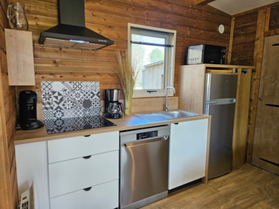 56 m² Premium mobile home (3 bedrooms) with semi-covered terrace + Air conditioning + TV + LV + Plan