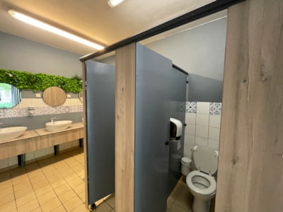 Privilege XL Package (1 tent, caravan or motorhome / 1 car / water + electricity 10A) 140 à 180m²