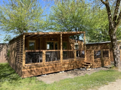 56 m² Premium mobile home (3 bedrooms) with semi-covered terrace + Air conditioning + TV + LV + Plan