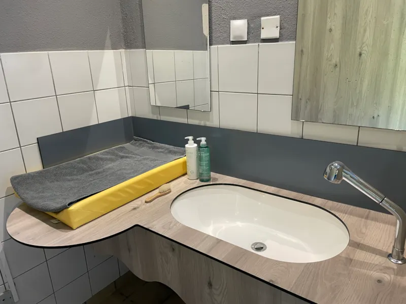 Forfait Confort (2 Pers/1 Tente,Caravane Ou Cc/1 Voiture+Eau+Élec 10A) 80 À 120 M²