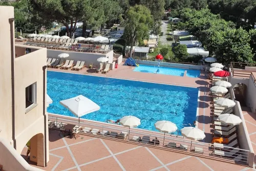 Emplacement A (60-70M²) 3 Personnes Compris