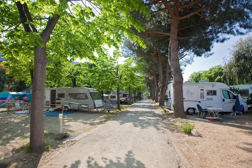 Pitch Place B (50-60m²) - 3 people included - Vehicles up to 6.50 m