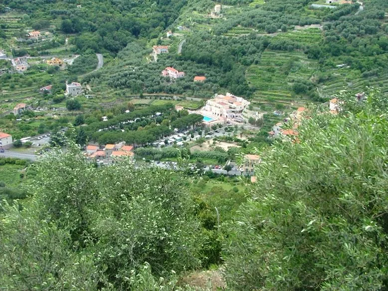 Emplacement B (50-60M²) - 3 Personnes Compris