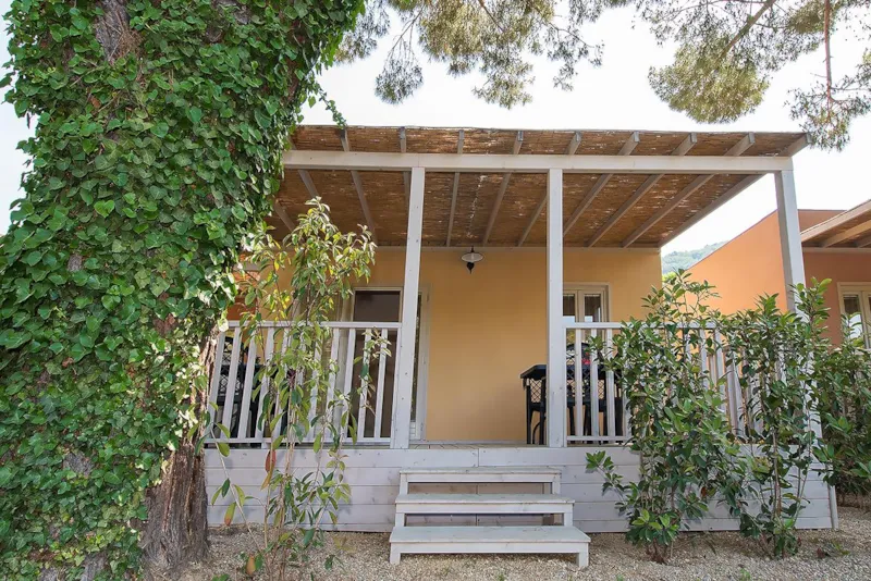 Bungalow De Luxe 3 Pièces Avec Véranda Extérieure