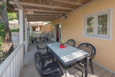 3-room luxury bungalow with outside veranda — 3