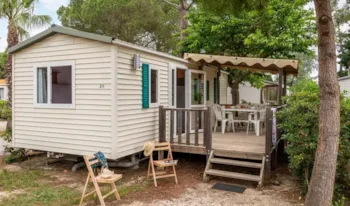 Mietunterkunft - Mobilheim Classic - 2 Schlafzimmer - 20M² - Erhöhte Terrasse - Klimaanlage - Camping Marvilla Parks - Green Park