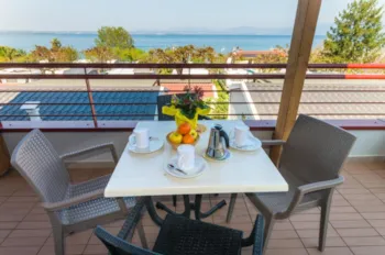 Mietunterkunft - Bungalow Mit Seeblick - Camping Le Palme