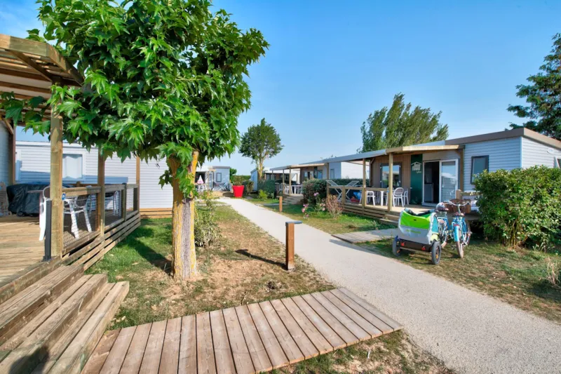 Homeflower Premium Avec Jacuzzi - 29M² (2 Chambres) + Terrasse Semi-Couverte + Tv + Plancha + Clim