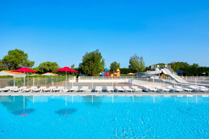 Flower Camping Les Ilates - image n°1 - Camping Direct