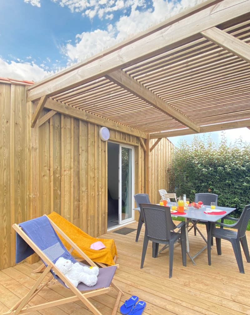 Barrierefreies Ferienhaus KOMFORT 31m² (1 Schlafzimmer + umklappbares BZ-Sofa) + TV + Terrasse