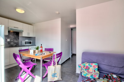 House Standard 31m² (2 bedrooms) + TV + terrace — 3