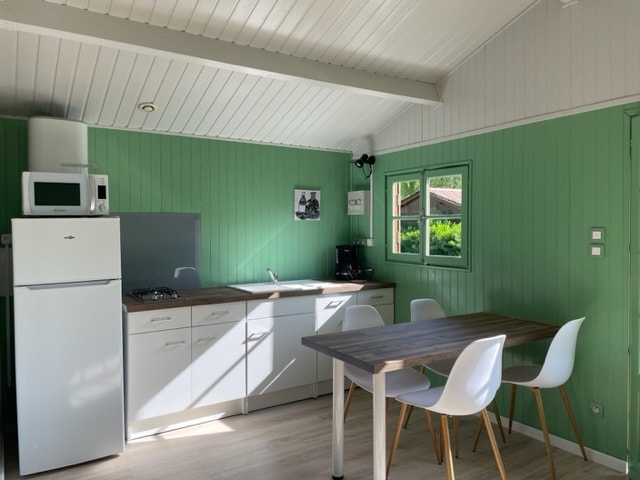 Hütte auf Pfählen Confort 30m² (2 Schlafzimmer) + TV + Klimaanlage