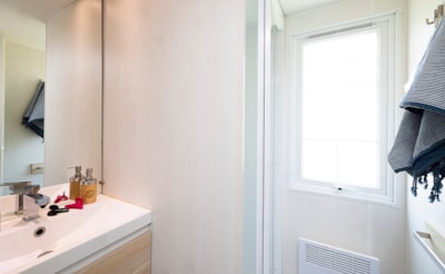 Mobile-home Bellevue Premium 24m² (2 bedrooms) + TV + air-conditioning + terrace