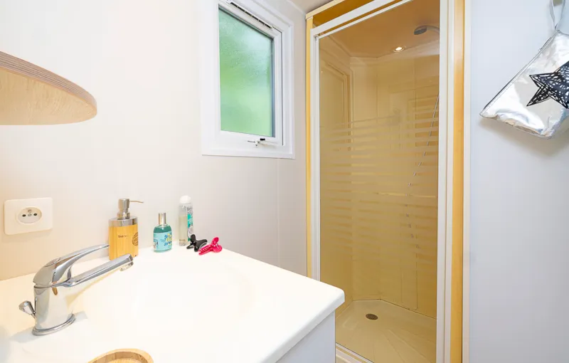 Mobil-Home Standard 24M² (2 Chambres) + Tv + Clim + Terrasse