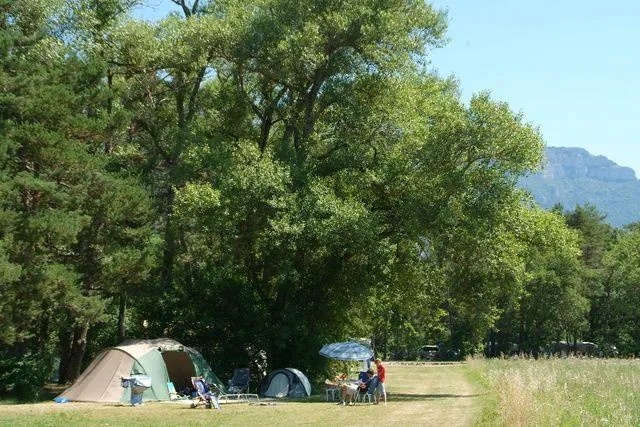 Forfait Emplacement Deluxe (Vue Champ Et Sanitaire Privé), Personnes Et Électricité En Supplément