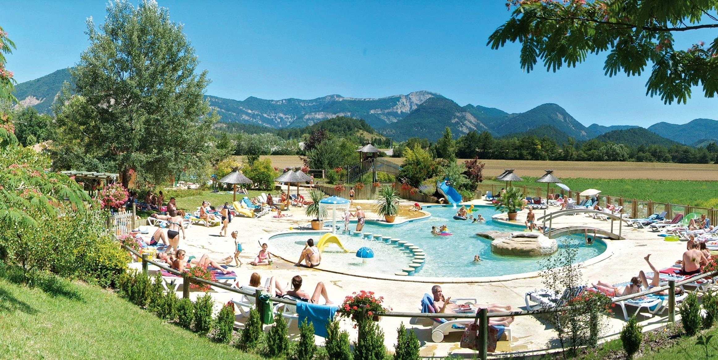 Camping L'Hirondelle France ***** — Photo 1