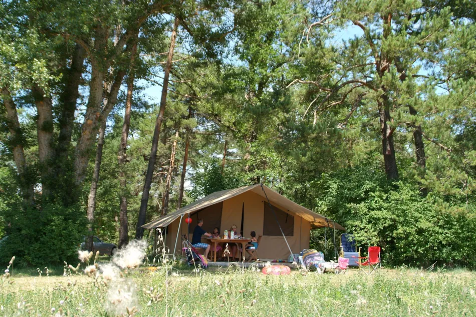 Camping L'Hirondelle France *****