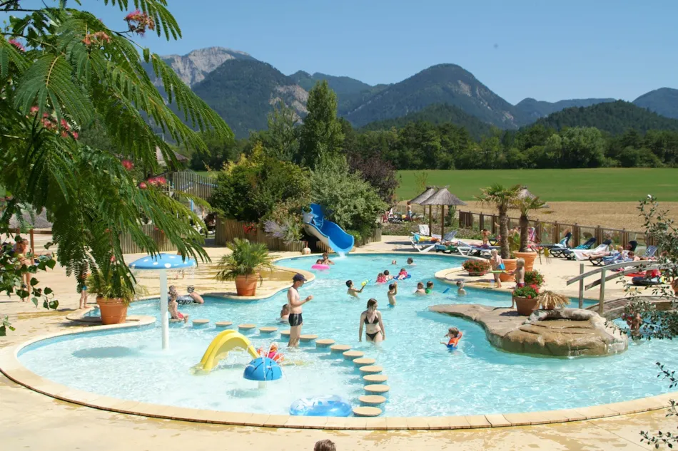 Camping L'Hirondelle France *****