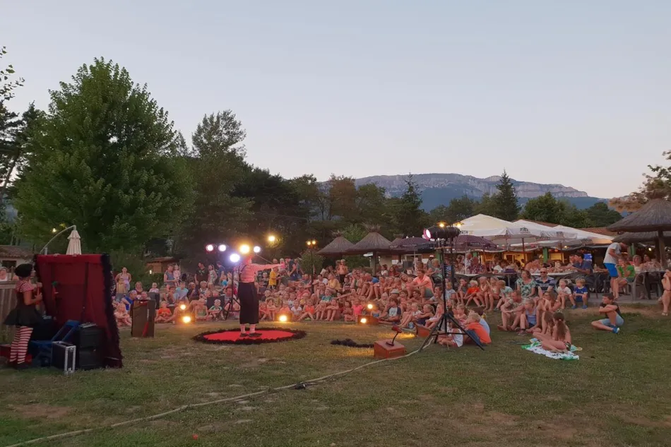 Camping L'Hirondelle France *****