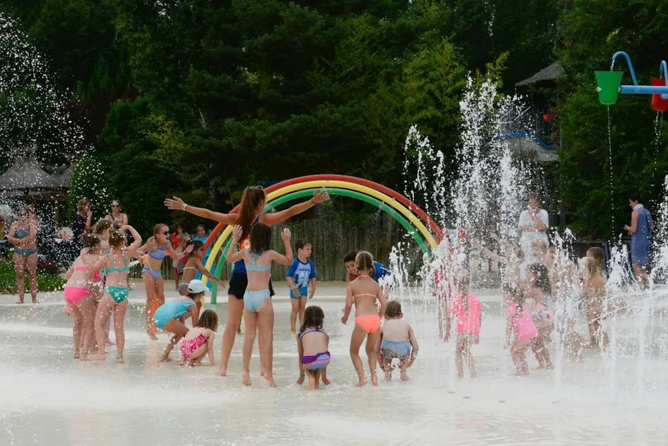 Camping L'Hirondelle France *****