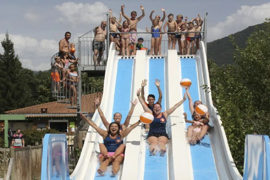 Camping L'Hirondelle France *****