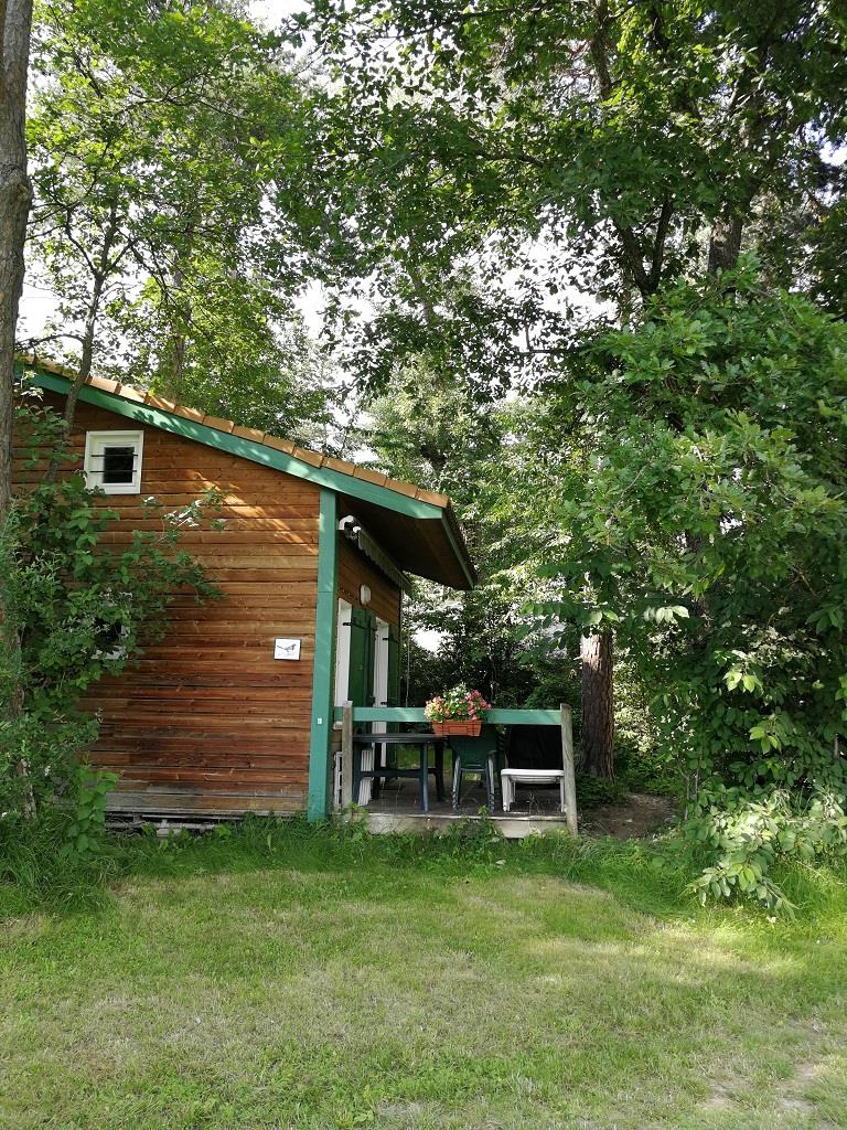 Location - Chalet Neva Mezzanine Premium (Vue Champ) N° 16 - - Camping L'Hirondelle