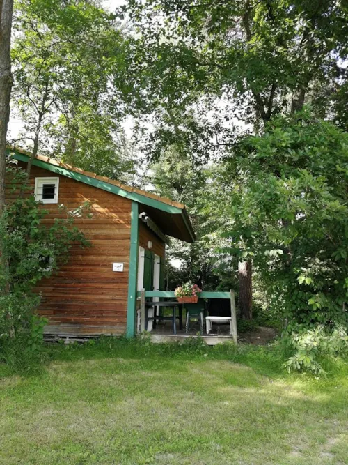 Location - Chalet Neva Mezzanine Premium (Vue Champ) N° 16 - - image n°1 - Camping L'Hirondelle France *****