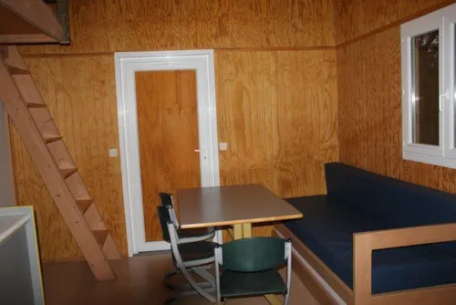 Location - Chalet Neva Mezzanine Premium (Vue Champ) N° 16 - - image n°5 - Camping L'Hirondelle France *****