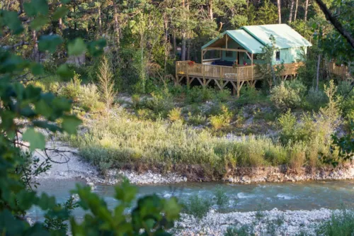 Location - Lodge Castor Premium (Côté Rivière) N° 88, 119, 121, 170, 176, 177 - - image n°3 - Camping L'Hirondelle France *****