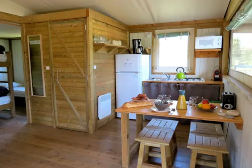 Location - Lodge Castor Premium (Côté Rivière) N° 88, 119, 121, 170, 176, 177 - - image n°7 - Camping L'Hirondelle France *****