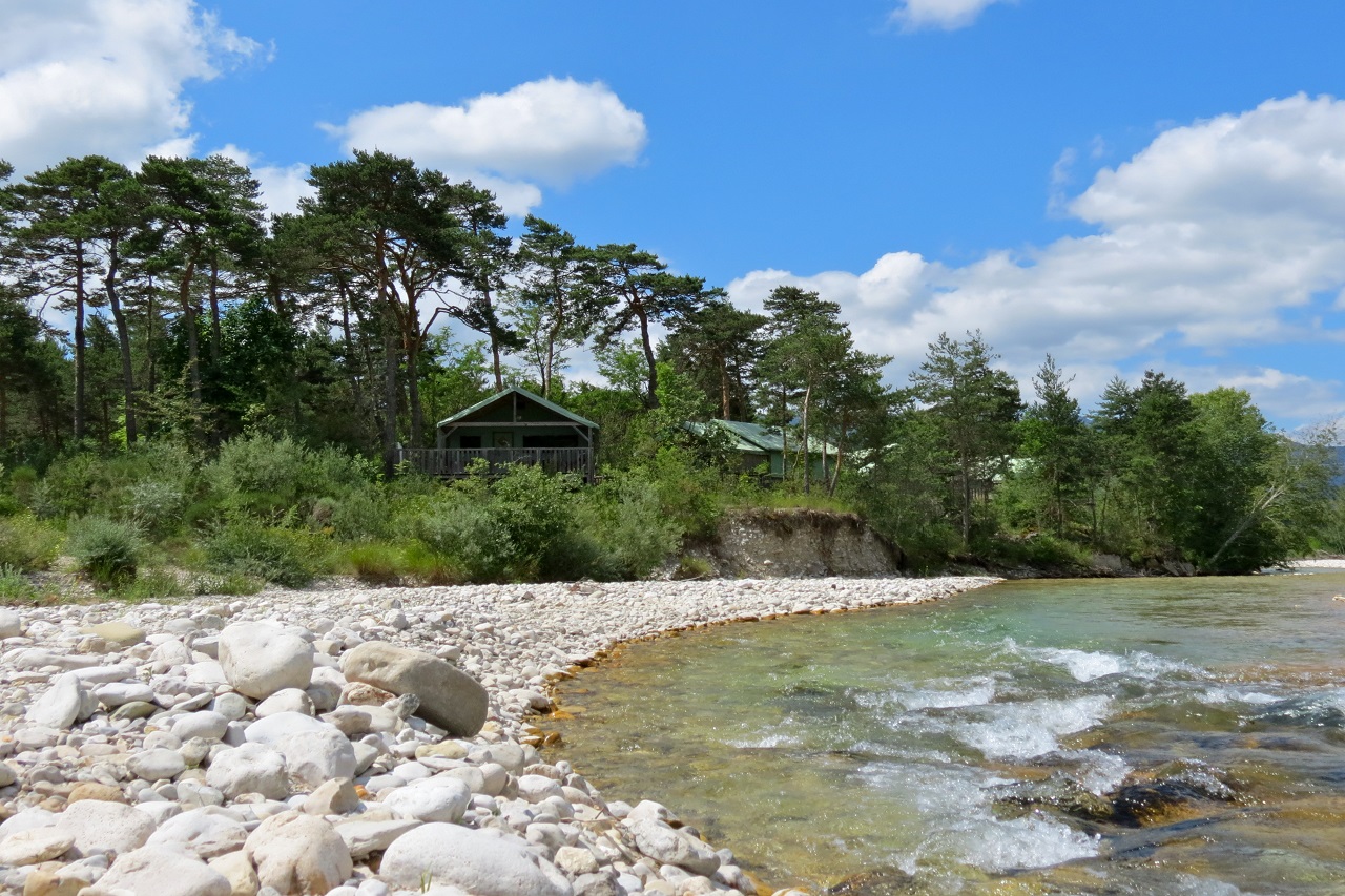 Mietunterkunft - Lodge Castor Premium (River View) Nr 88, 119, 121, 170, 176, 177 - - Camping L'Hirondelle