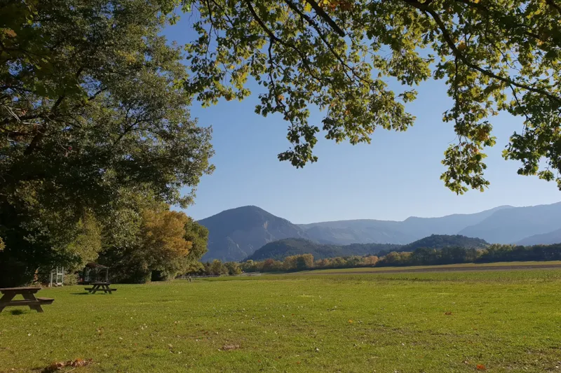 Forfait Emplacement Premium (Vue Champ Ou Rivière), Personnes Et Électricité En Supplément